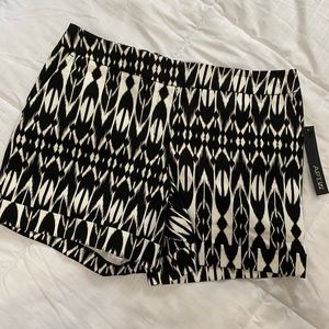 Apt. 9 Black & White Shorts - Size 10
